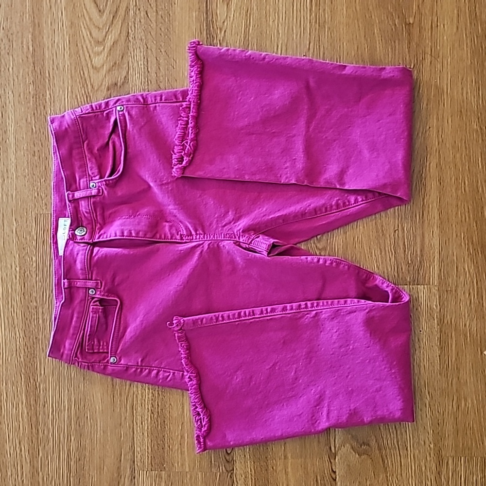 Women Loft Kick Crop Jeans.